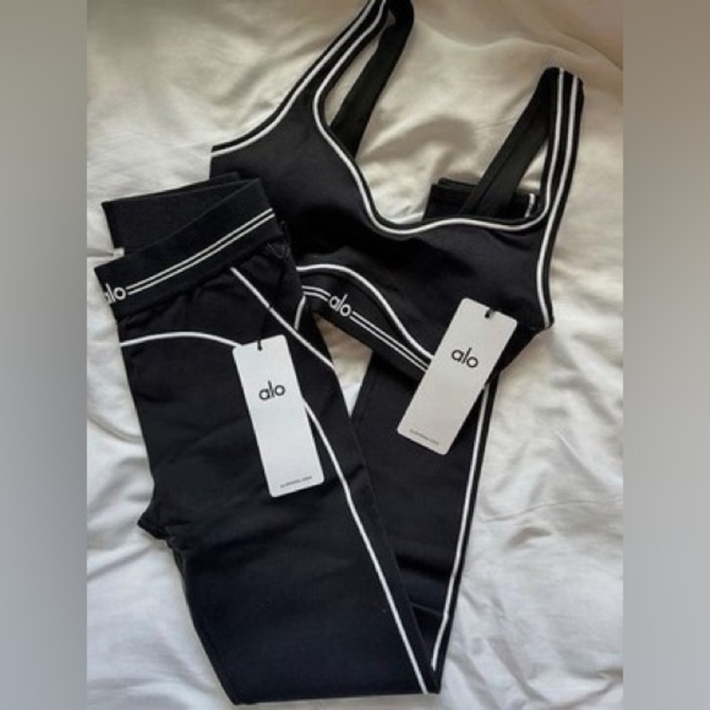 ALO Yoga Black Leggings and Sports Bra Set
